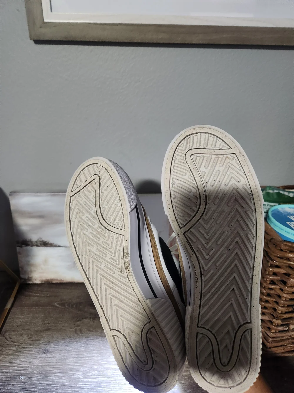Nike Men's White and Black Low-Top Sneakers